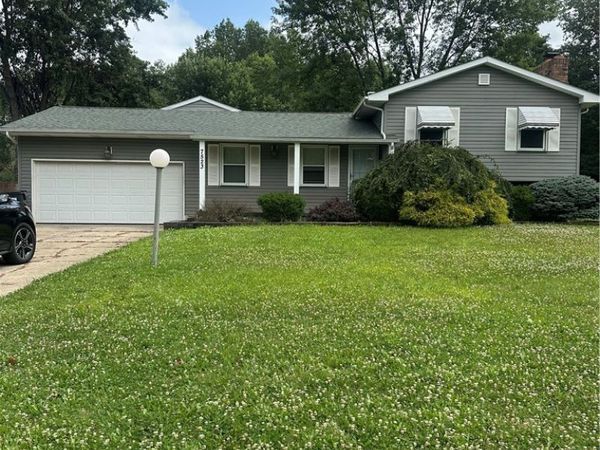7523 Jaguar Drive , Youngstown, OH 44512