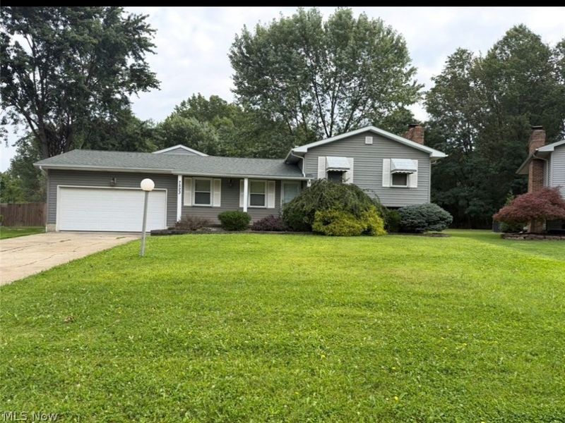7523 Jaguar Drive, Youngstown, OH 44512 Photo 3