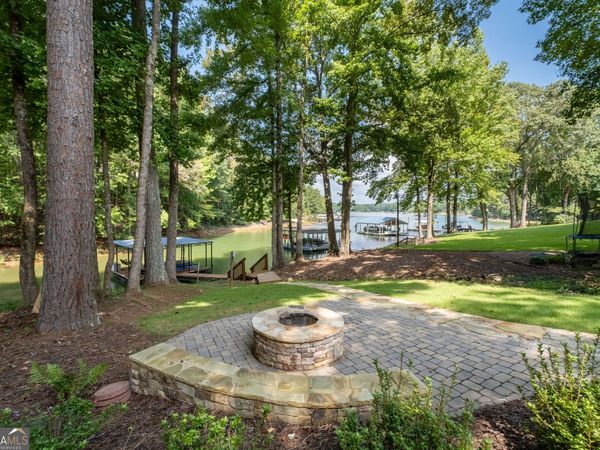 346 Indian Cove Drive, Dawsonville, GA 30534