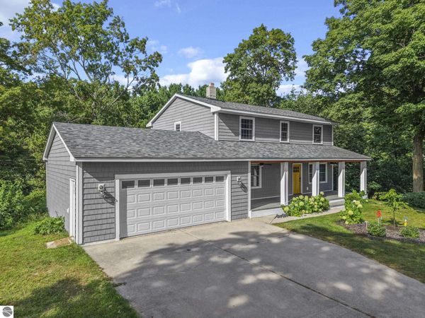 7481 Lincoln Road E, Cedar, MI 49684