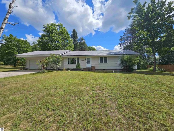 5095 Crosby Road N, Cadillac, MI 49601