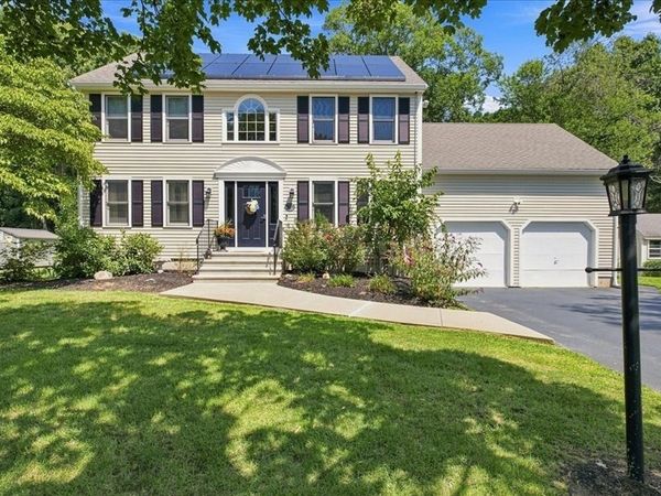 9 Catherine Avenue, Franklin, MA 02038