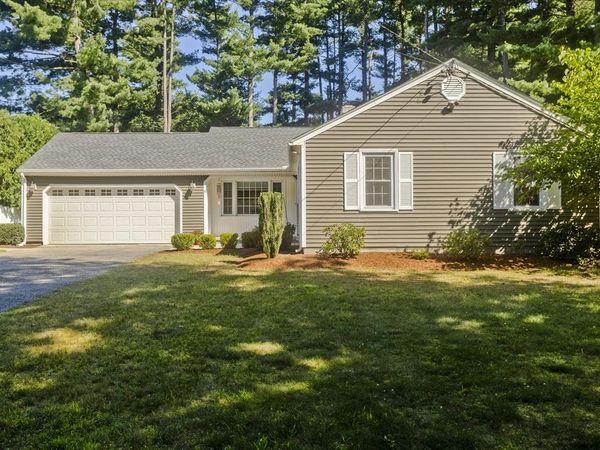 6 Joan St, Wilbraham, MA 01095