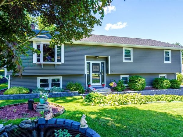 59 Hudson St, Leominster, MA 01453