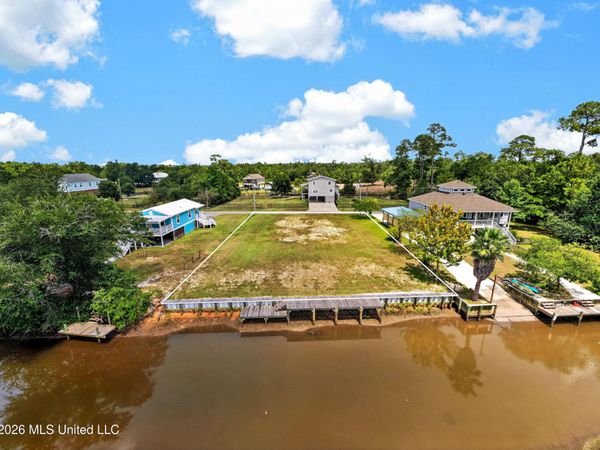 2035 Hollywood Drive, Bay Saint Louis, MS 39520