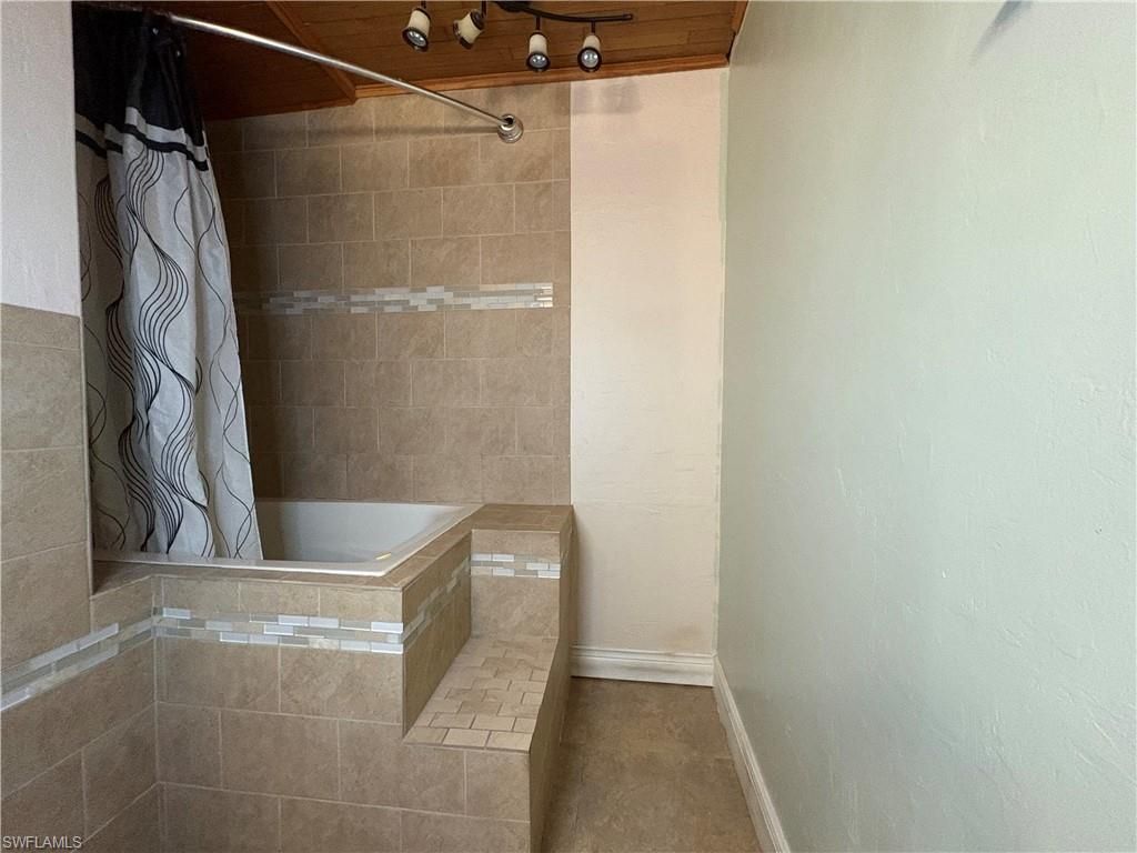 2734 NW 5th St , Cape Coral, FL 33993 Photo