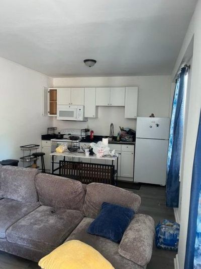 2491 Russell Street  Photo 10