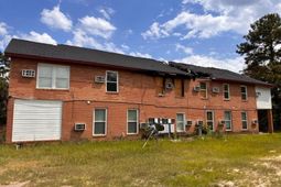2491 Russell Street  photo 4