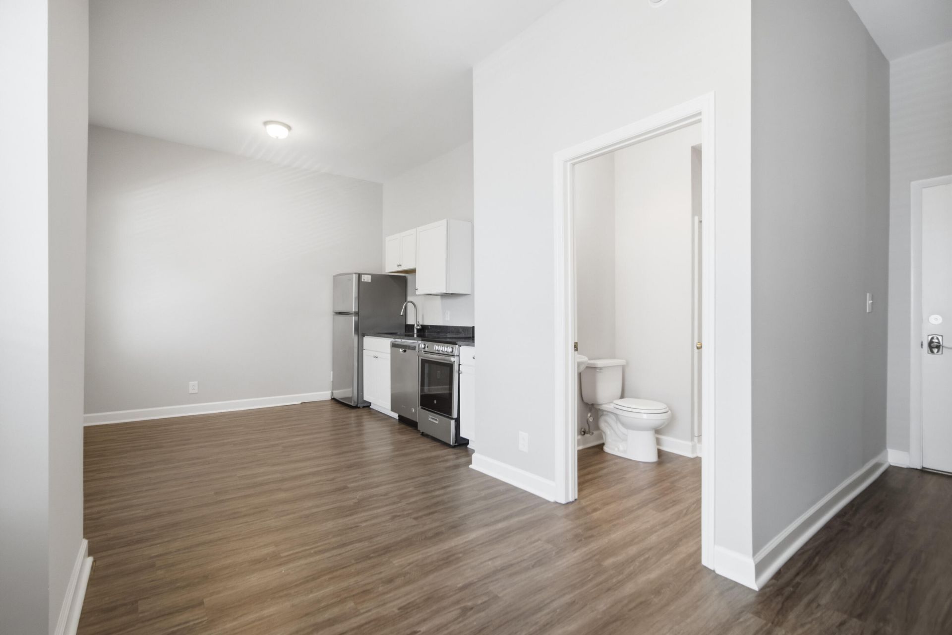 76 Nassau Street  Photo 11