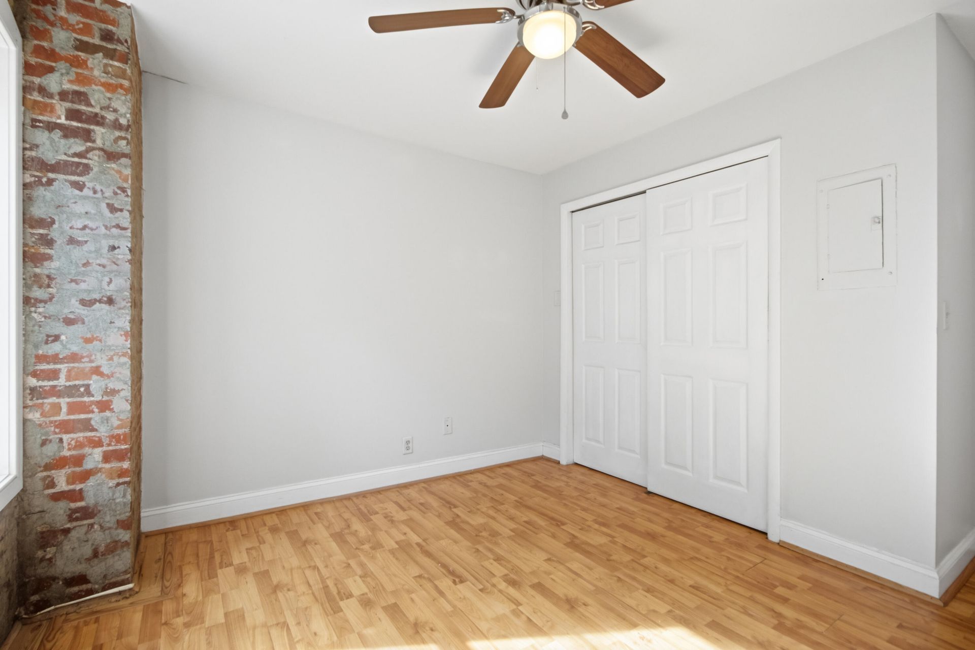 76 Nassau Street  Photo 29