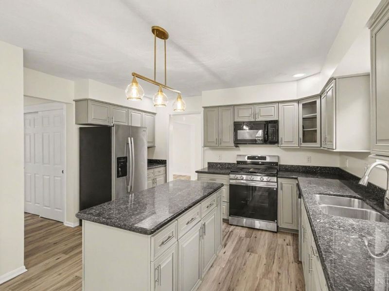 1482 Waycross Road, Forest Park, OH 45240 Photo 11