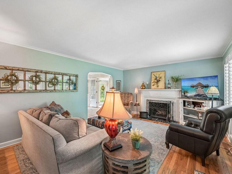 398 E Dublin Granville Road, Worthington, OH 43085 Photo 3