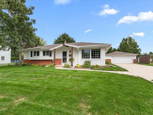 W244N6564 Westchester DRIVE, Sussex, WI 53089