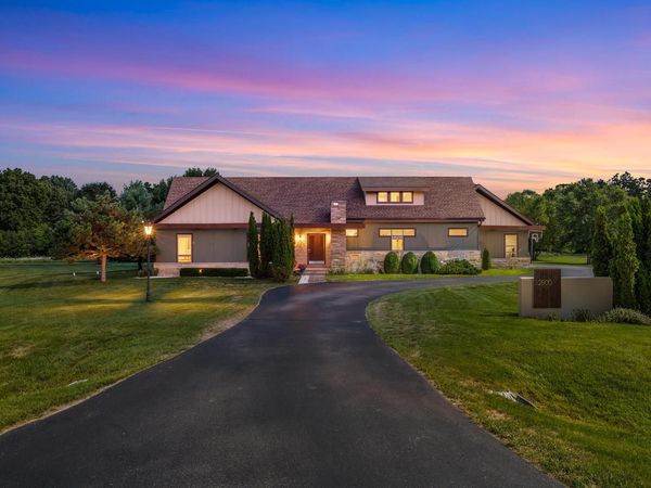 S90W32800 Granite TRAIL, Mukwonago, WI 53149