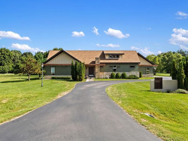 S90W32800 Granite TRAIL, Mukwonago, WI 53149