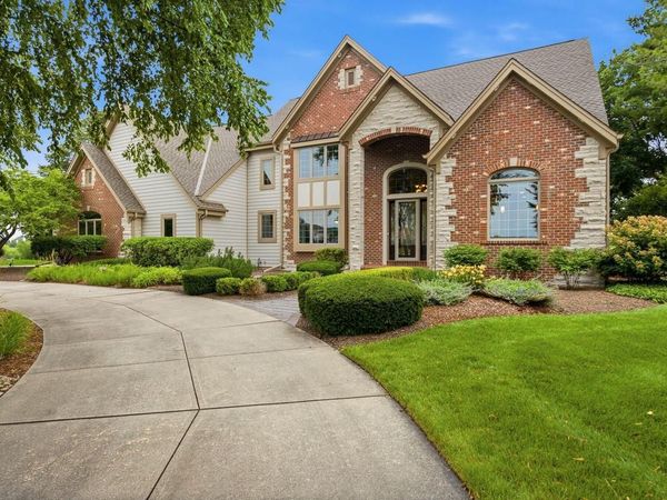 7520 S Kensington WAY, Franklin, WI 53132