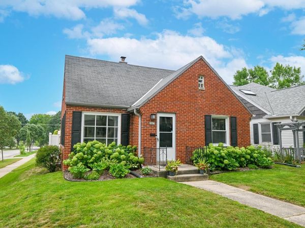 2603 N 66th STREET, Wauwatosa, WI 53213