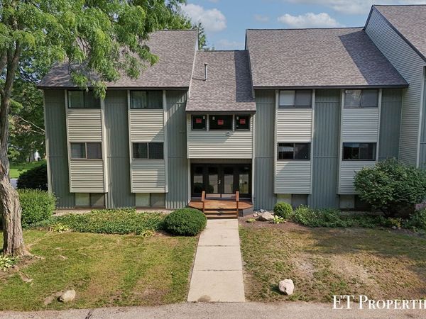 6681 Boca Vista Drive NE, Unit 201, Rockford, MI 49341
