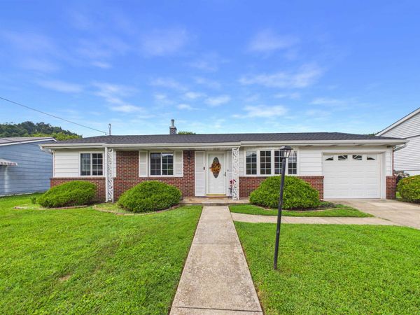 224 Nedra Dr, Barboursville, WV 25504
