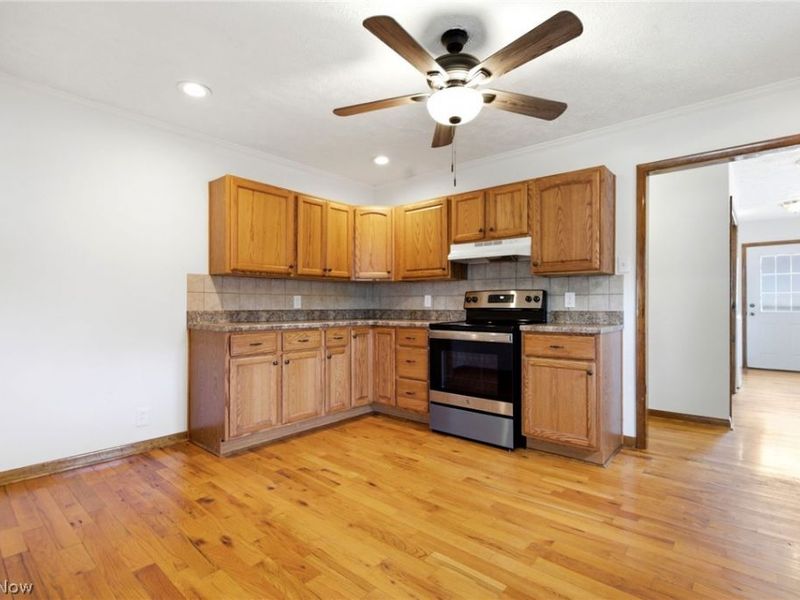33749 Kenilworth Road , Eastlake, OH 44095 Photo 12