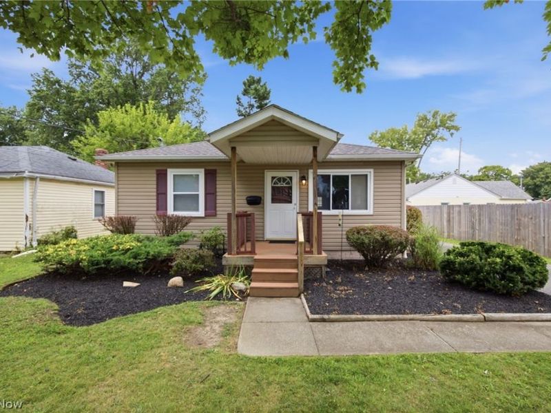 33749 Kenilworth Road , Eastlake, OH 44095 Photo 2