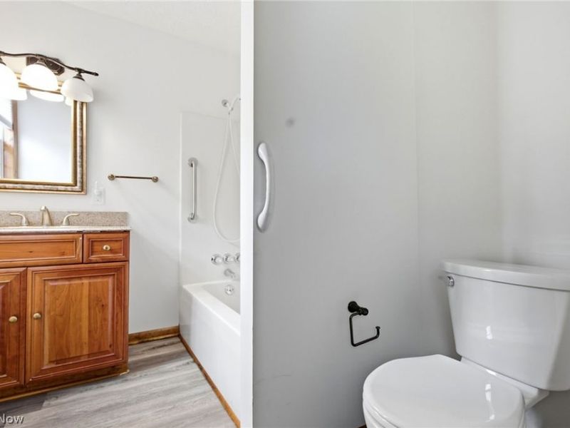 33749 Kenilworth Road , Eastlake, OH 44095 Photo 20