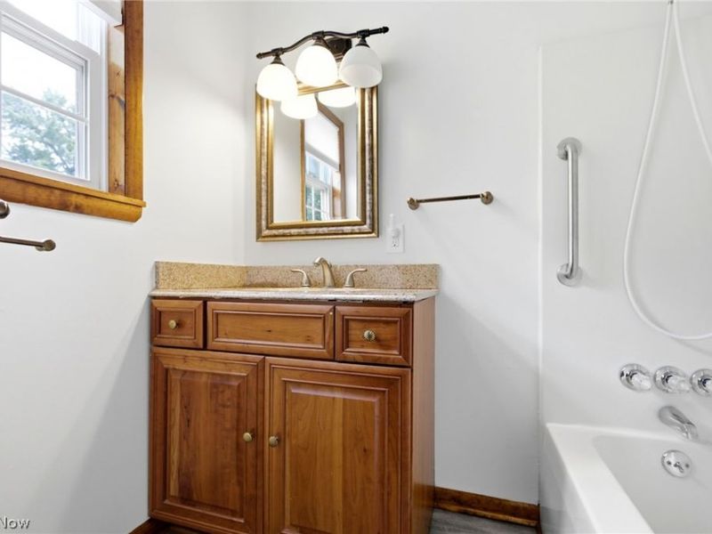 33749 Kenilworth Road , Eastlake, OH 44095 Photo 21