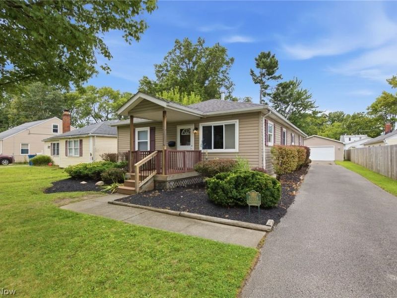 33749 Kenilworth Road , Eastlake, OH 44095 Photo 3