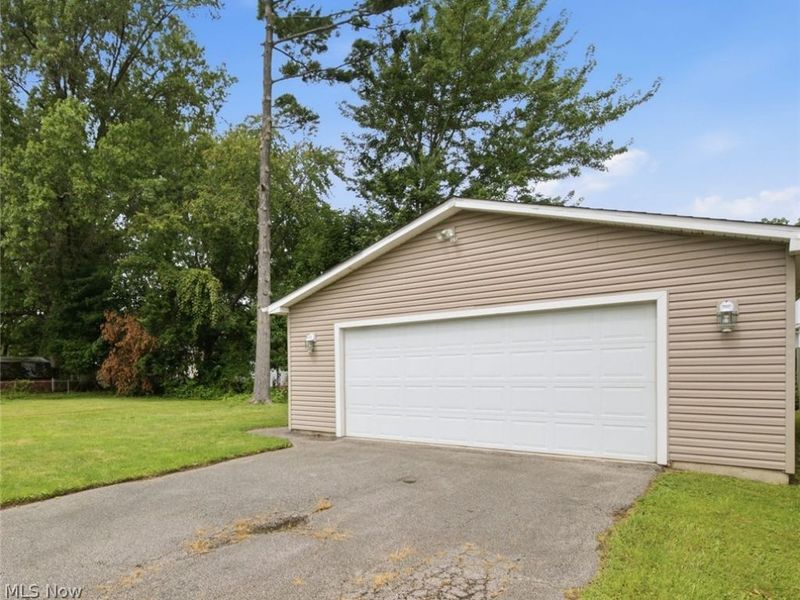 33749 Kenilworth Road , Eastlake, OH 44095 Photo 30