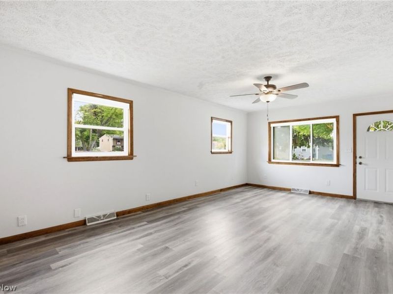 33749 Kenilworth Road , Eastlake, OH 44095 Photo 5