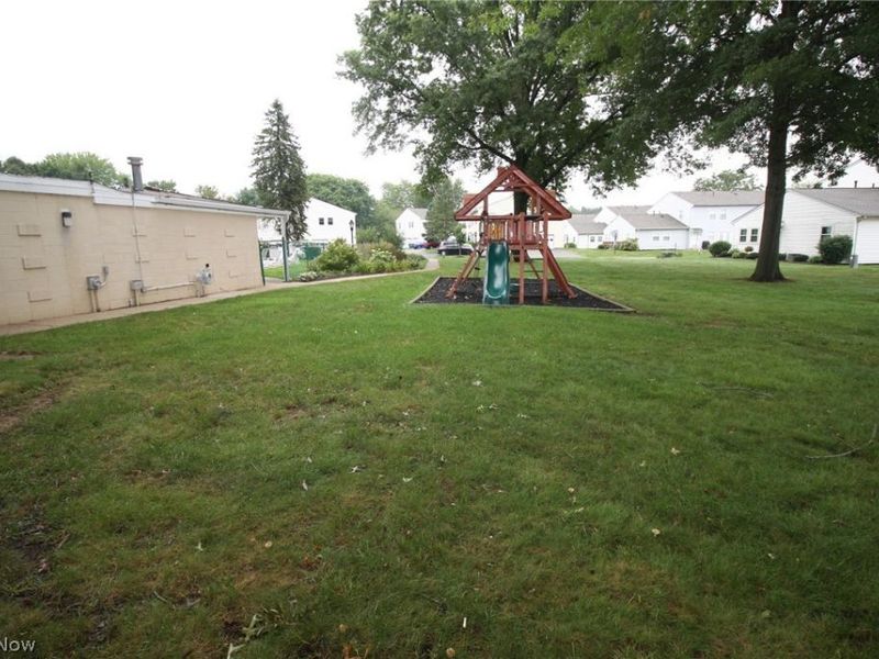 2551 Royal County Down , Unit D, Uniontown, OH 44685 Photo 38