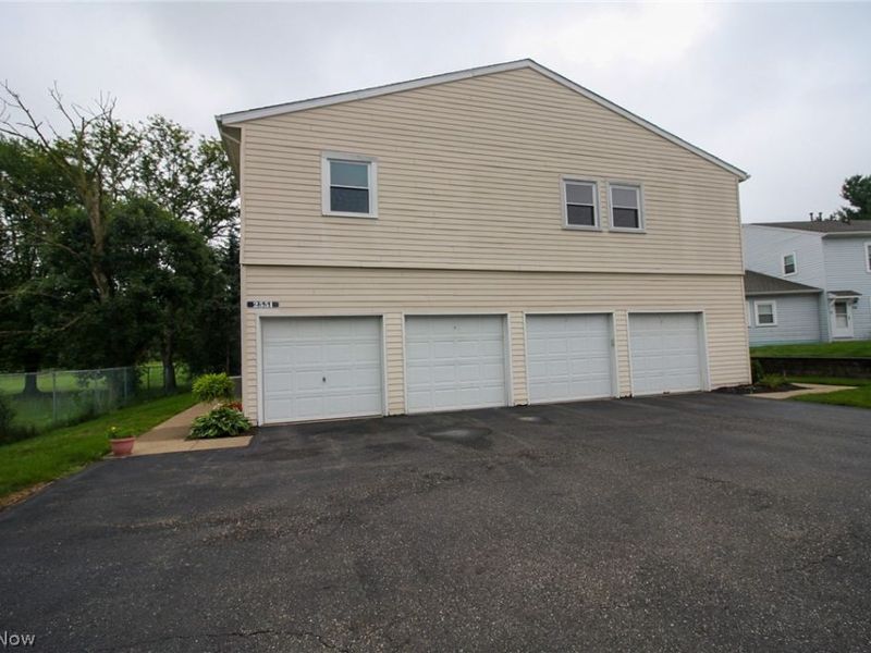 2551 Royal County Down , Unit D, Uniontown, OH 44685 Photo 4