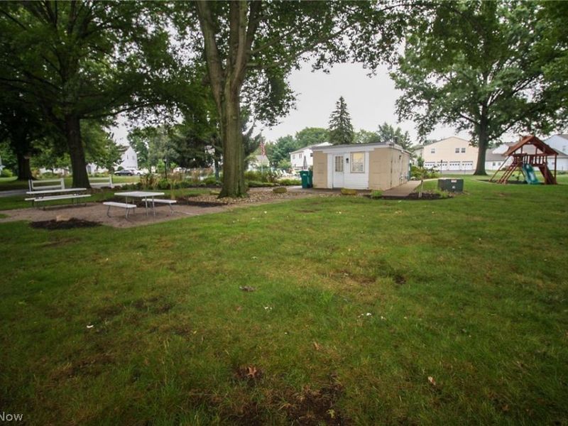 2551 Royal County Down , Unit D, Uniontown, OH 44685 Photo 41