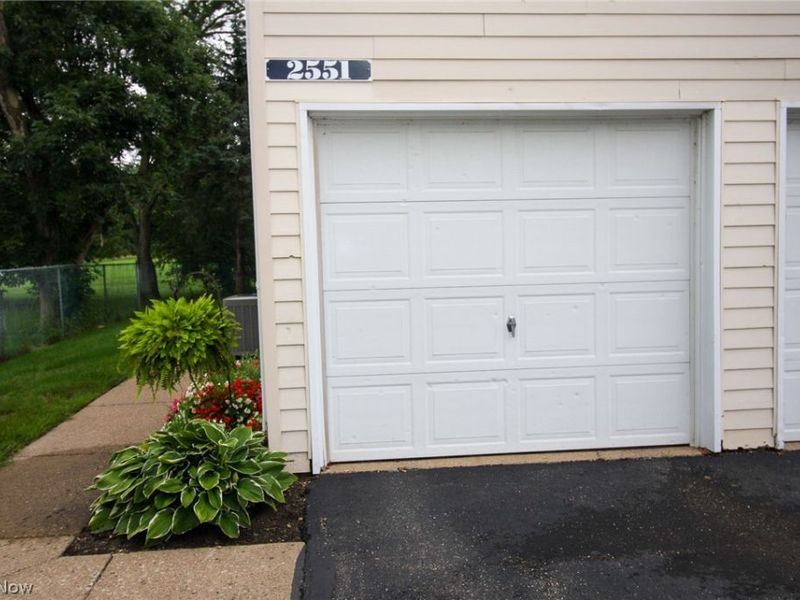 2551 Royal County Down , Unit D, Uniontown, OH 44685 Photo 5