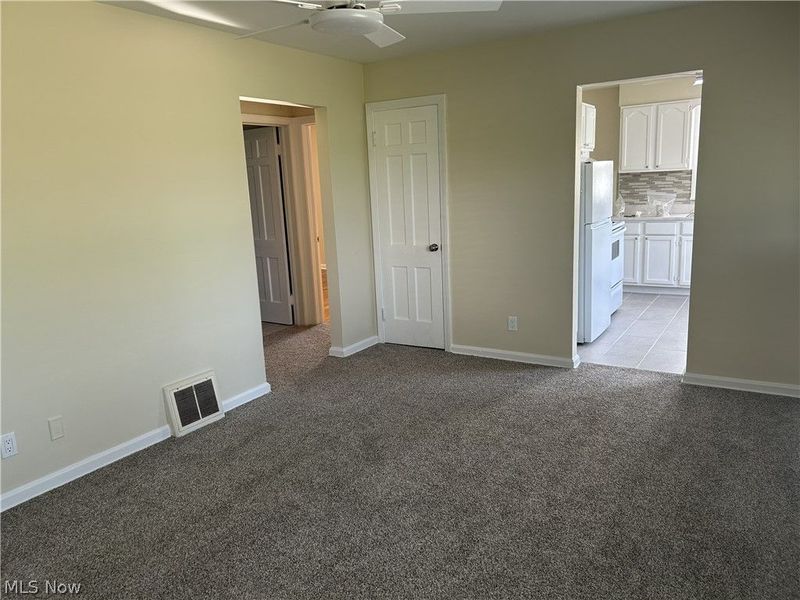 682 Barbara Avenue, Akron, OH 44306 Photo 4