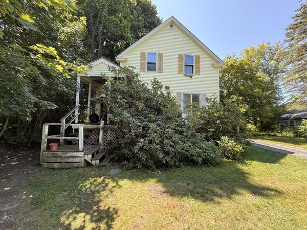 20 Middle Avenue , Mexico, ME 04257