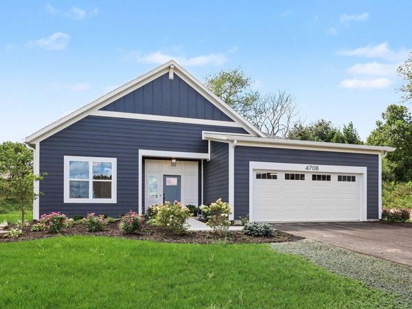 4708 Knapp Bluff Drive NE, Grand Rapids, MI 49525