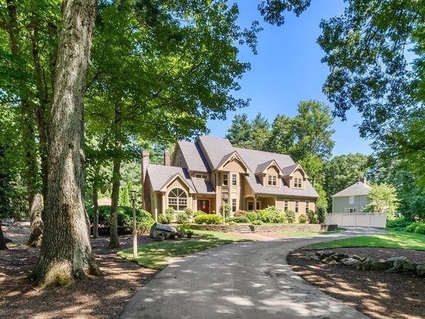 5 Queen Anne Rd, Hopkinton, MA 01748