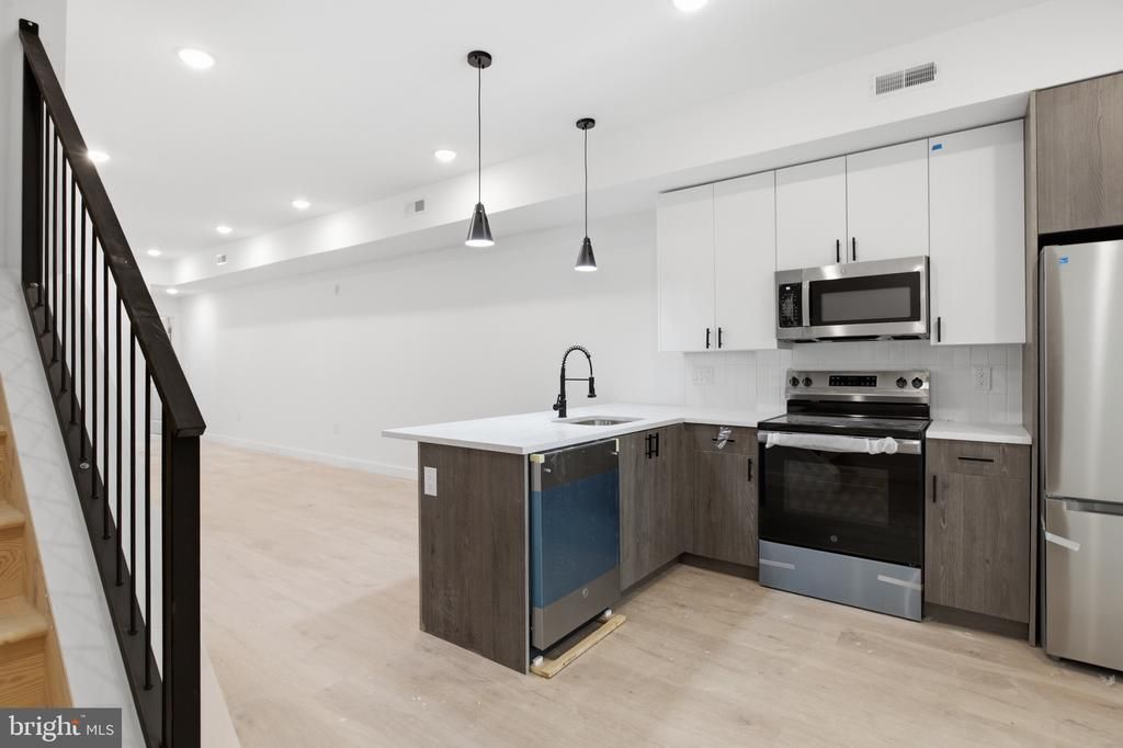 2326 N 16th Street, Unit 3, Philadelphia, PA 19132 Main Photo