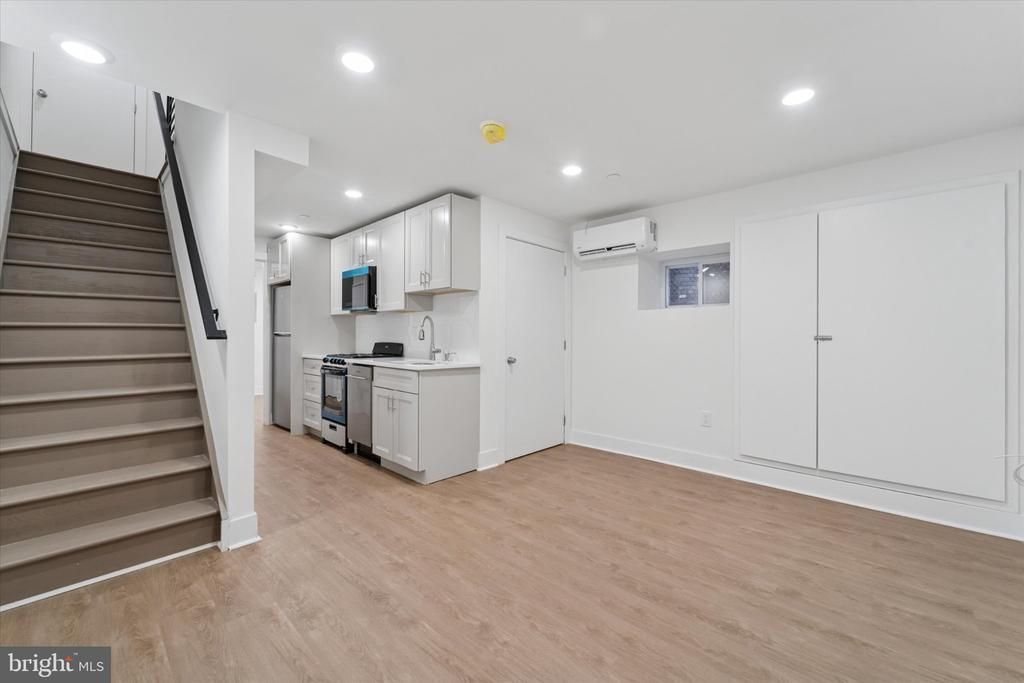 812 W Roosevelt Boulevard, Philadelphia, PA 19140 Main Photo