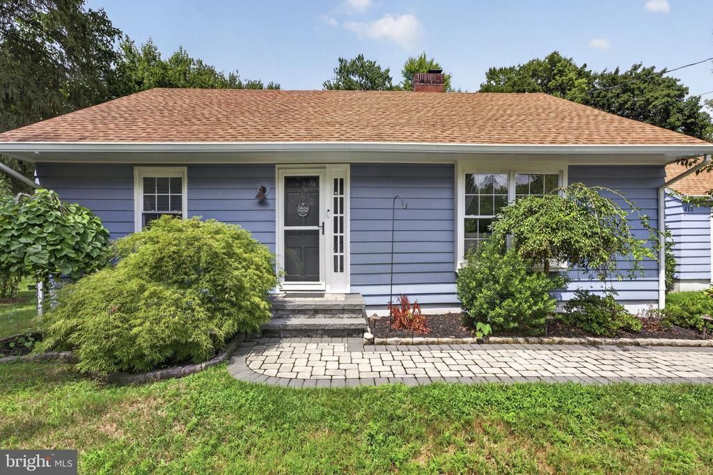 413 Clarksville Road, Princeton Junction, NJ 08550 Main Photo