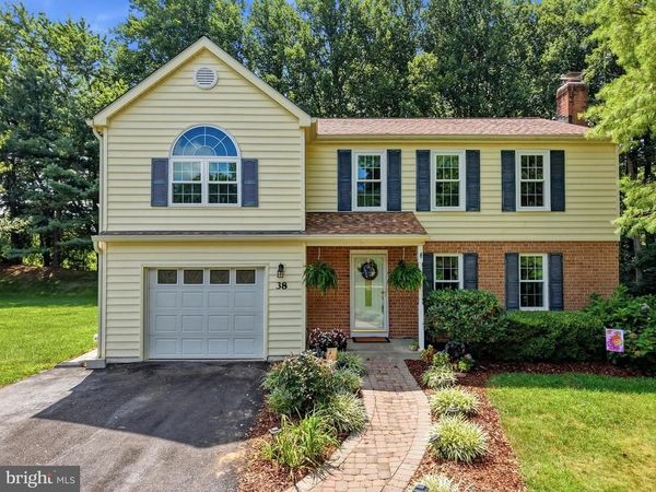 38 BLACKBURN COURT, BURTONSVILLE, MD 20866