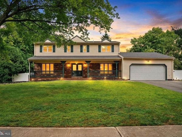 22 TERRAPIN LA, HAMILTON, NJ 08619