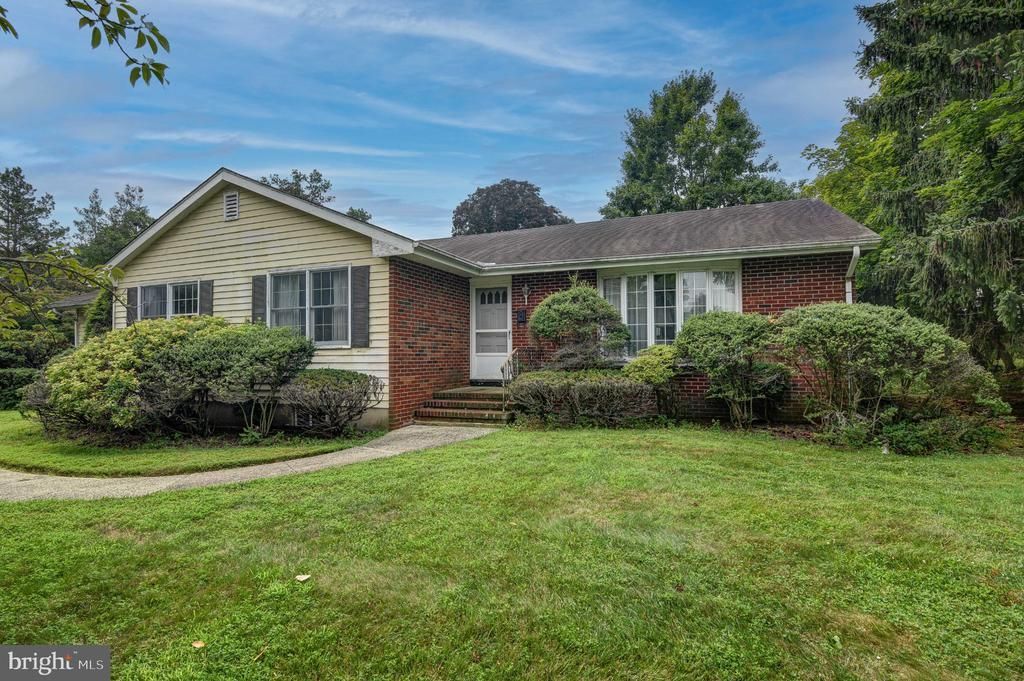 19 Crown Road, Trenton, NJ 08638 Main Photo