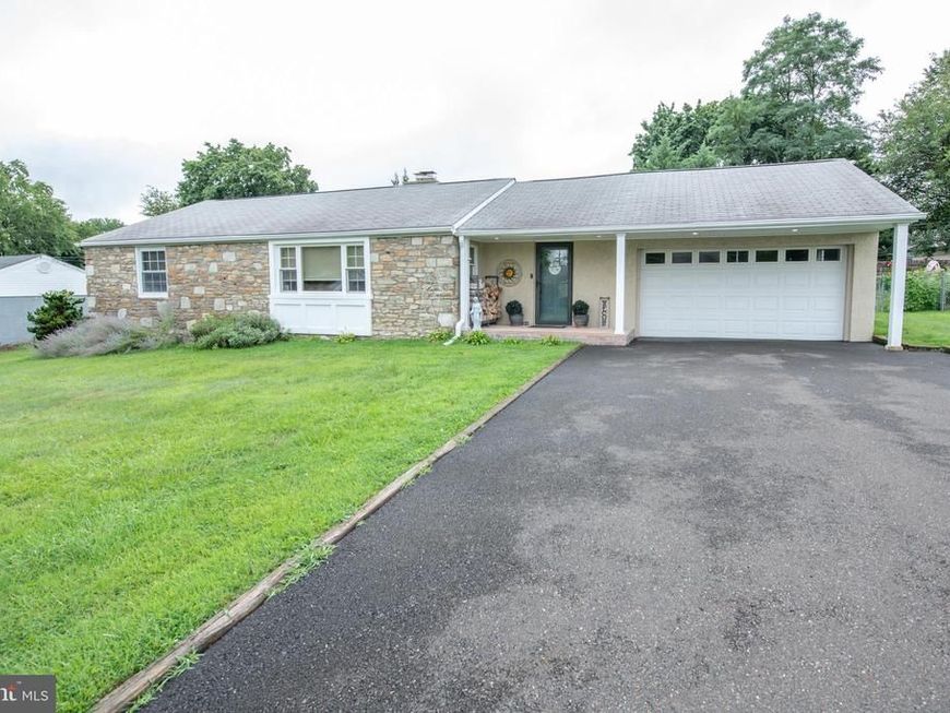 27 N Midway Avenue, Feasterville Trevose, PA 19053 Main Photo