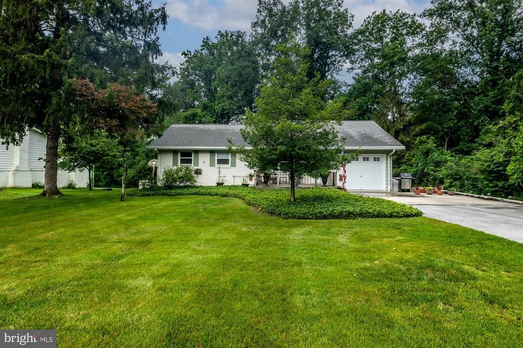 102 Garnet Lane, Coatesville, PA 19320 Main Photo