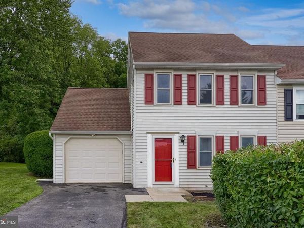 208 FAIRFAX DRIVE , LANCASTER, PA 17603