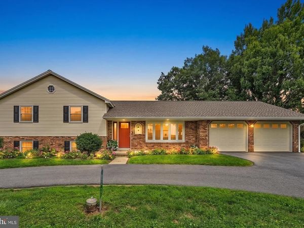 513 LINCOLN ROAD, LITITZ, PA 17543
