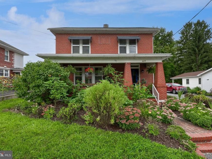 429 W Main Avenue, Myerstown, PA 17067 Main Photo