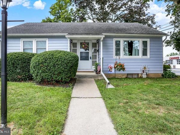 832 W MAPLE STREET, PALMYRA, PA 17078